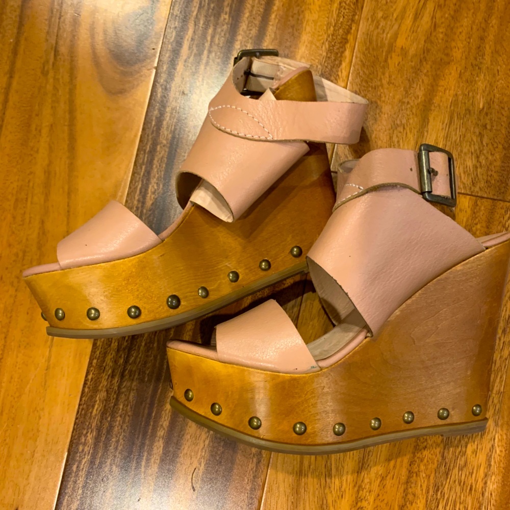 Steve Madden Wedge Sandals (Never Worn)
